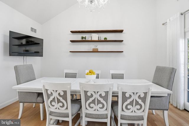 10500 COVING CROSS LN, Vienna, VA 22182