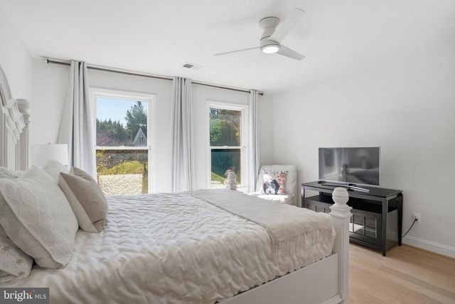 10500 COVING CROSS LN, Vienna, VA 22182