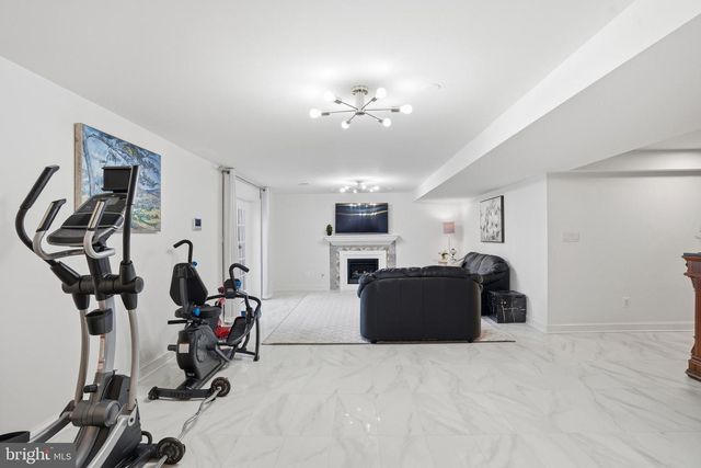 10500 COVING CROSS LN, Vienna, VA 22182