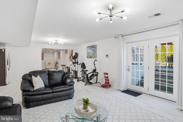 10500 COVING CROSS LN, Vienna, VA 22182