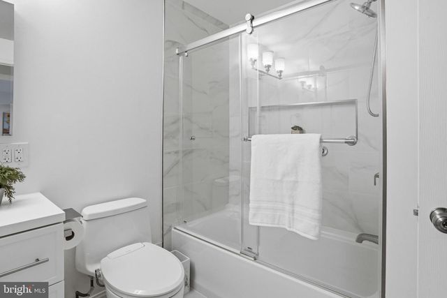 10500 COVING CROSS LN, Vienna, VA 22182