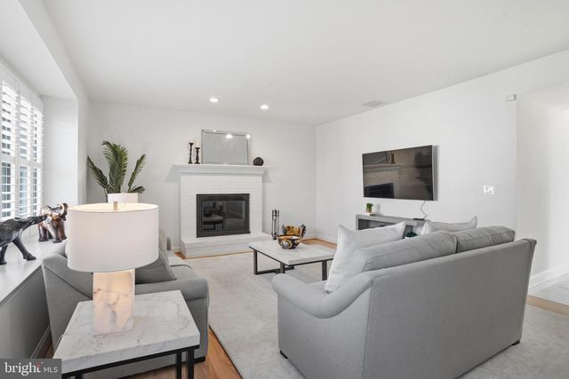 10500 COVING CROSS LN, Vienna, VA 22182