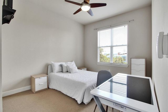 300 St Joseph Parkway 318, Houston, TX 77002