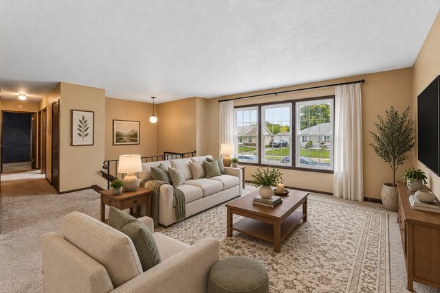 516 12th Avenue NW, Altoona, IA 50009