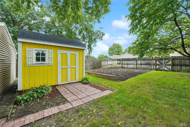 516 12th Avenue NW, Altoona, IA 50009