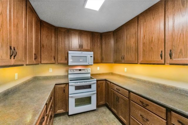 516 12th Avenue NW, Altoona, IA 50009