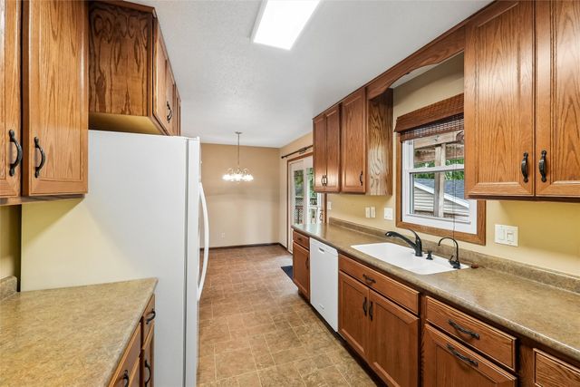 516 12th Avenue NW, Altoona, IA 50009
