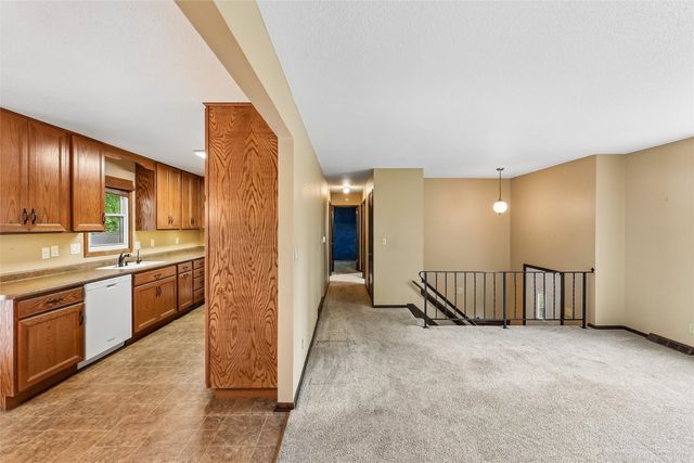 516 12th Avenue NW, Altoona, IA 50009