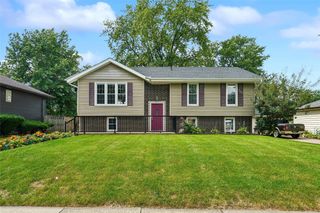 516 12th Avenue NW, Altoona, IA 50009