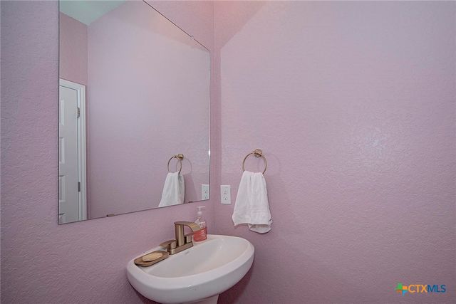 152 Honey Oak Lane, New Braunfels, TX 78130