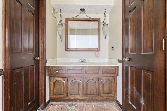 7922 N Northwood Road, Kansas City, MO 64151