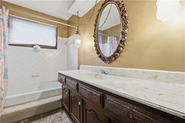 7922 N Northwood Road, Kansas City, MO 64151