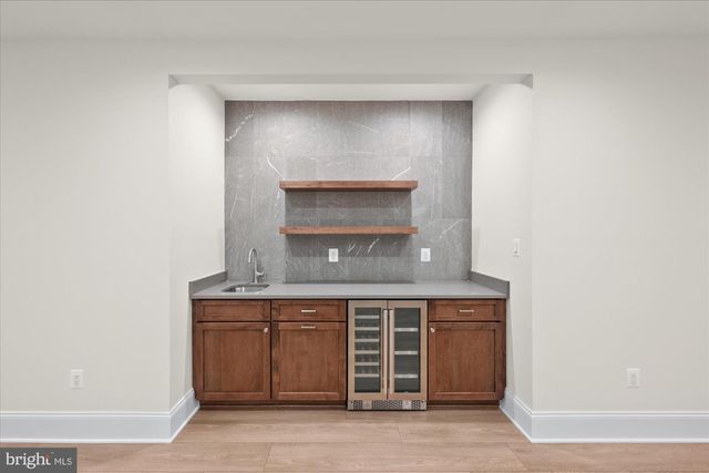 6804 MONTOUR DR, Falls Church, VA 22043