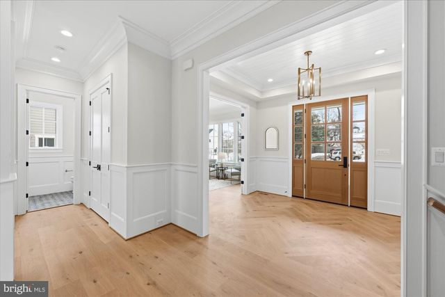 6804 MONTOUR DR, Falls Church, VA 22043