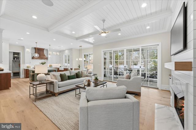 6804 MONTOUR DR, Falls Church, VA 22043