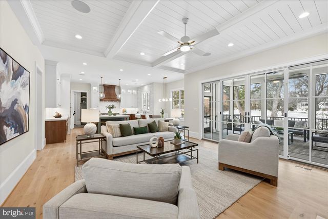 6804 MONTOUR DR, Falls Church, VA 22043