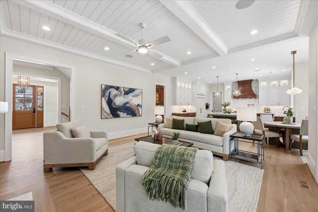 6804 MONTOUR DR, Falls Church, VA 22043