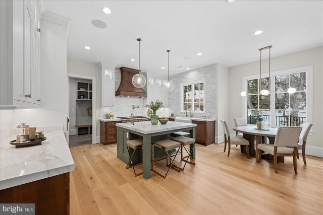 6804 MONTOUR DR, Falls Church, VA 22043