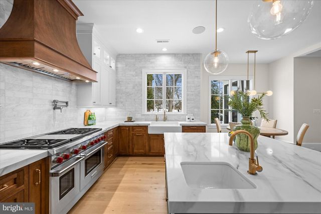 6804 MONTOUR DR, Falls Church, VA 22043