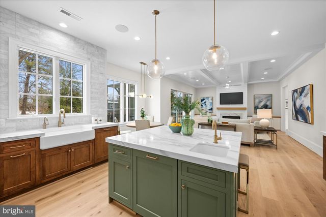 6804 MONTOUR DR, Falls Church, VA 22043