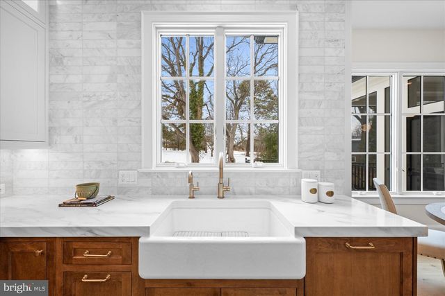 6804 MONTOUR DR, Falls Church, VA 22043