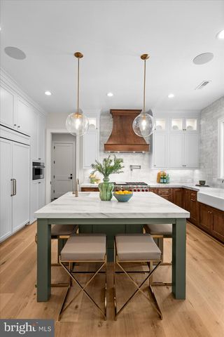 6804 MONTOUR DR, Falls Church, VA 22043