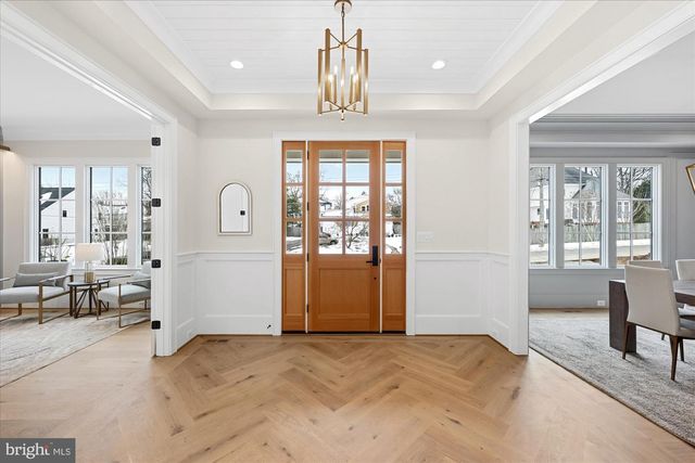 6804 MONTOUR DR, Falls Church, VA 22043