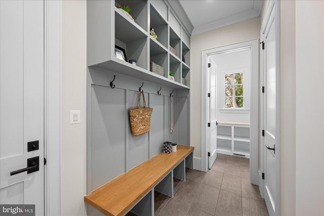 6804 MONTOUR DR, Falls Church, VA 22043