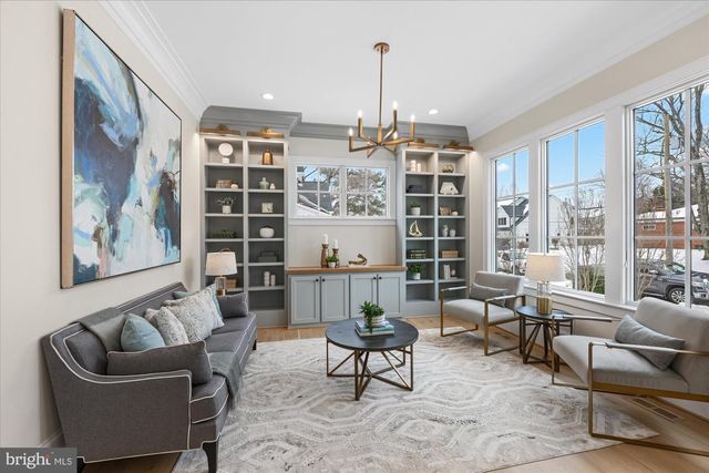 6804 MONTOUR DR, Falls Church, VA 22043