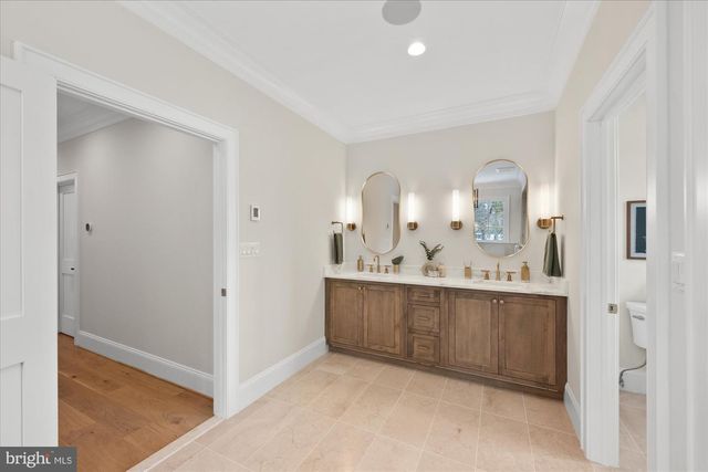 6804 MONTOUR DR, Falls Church, VA 22043