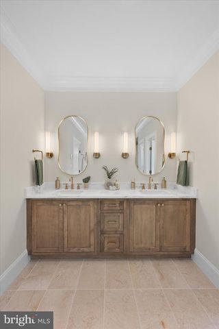 6804 MONTOUR DR, Falls Church, VA 22043