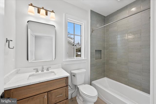 6804 MONTOUR DR, Falls Church, VA 22043