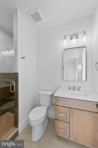 6804 MONTOUR DR, Falls Church, VA 22043