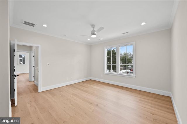 6804 MONTOUR DR, Falls Church, VA 22043