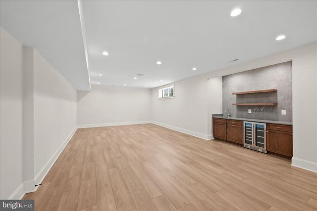 6804 MONTOUR DR, Falls Church, VA 22043