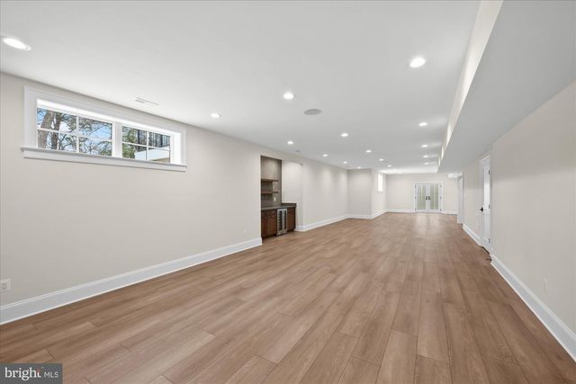 6804 MONTOUR DR, Falls Church, VA 22043