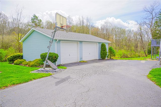 501 Avon St, Union Twp, PA 16101