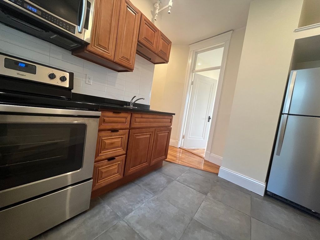 73 Park Drive 15, Boston, MA 02215