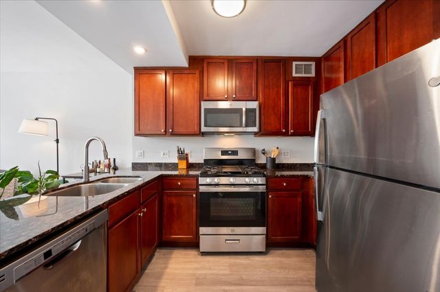 2300 N Commonwealth Avenue 7H, Chicago, IL 60614