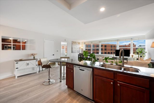 2300 N Commonwealth Avenue 7H, Chicago, IL 60614