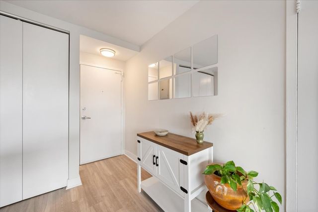 2300 N Commonwealth Avenue 7H, Chicago, IL 60614