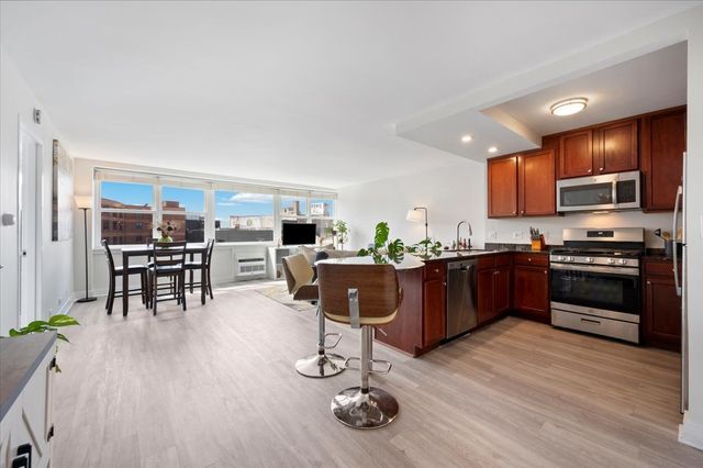 2300 N Commonwealth Avenue 7H, Chicago, IL 60614