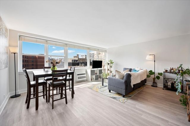 2300 N Commonwealth Avenue 7H, Chicago, IL 60614