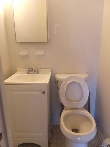 84-03 A Chapin Parkway 2, Jamaica, NY 11432