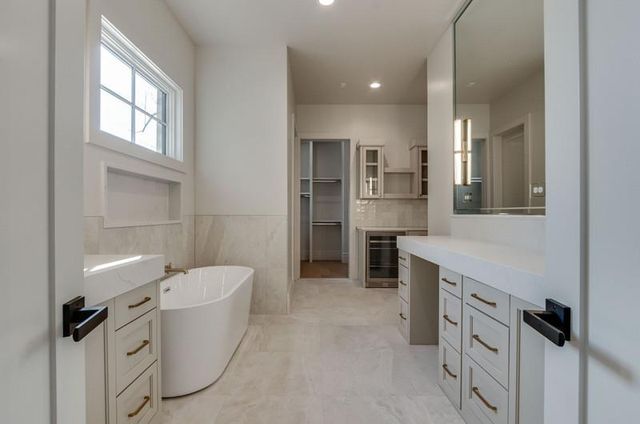 12224 NE Grand Cedar Manor, Oklahoma City, OK 73131