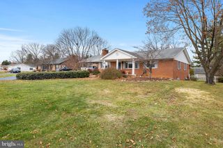 414 JACKSON ST, Woodstock, VA 22664