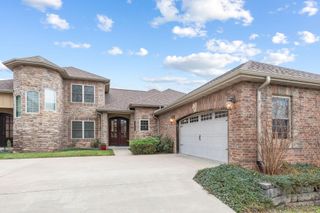 124 S Tuscany Drive, Hollister, MO 65672