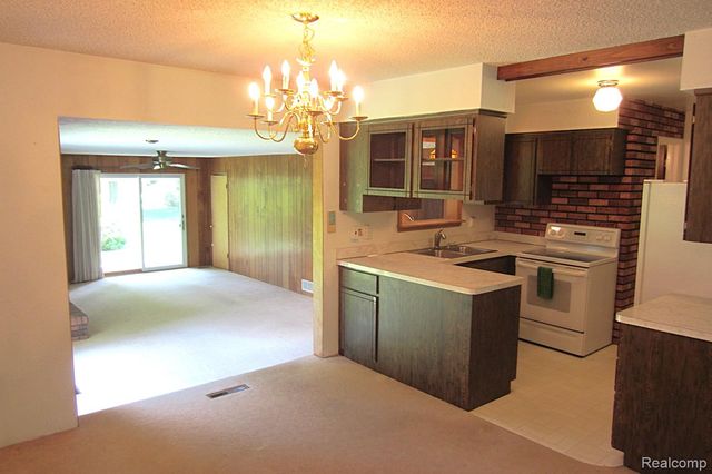 3944 Dartmouth Road, Brandon Charter Township, MI 48371