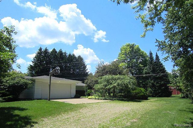 3944 Dartmouth Road, Brandon Charter Township, MI 48371