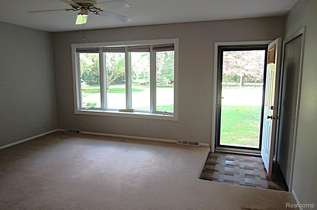 3944 Dartmouth Road, Brandon Charter Township, MI 48371